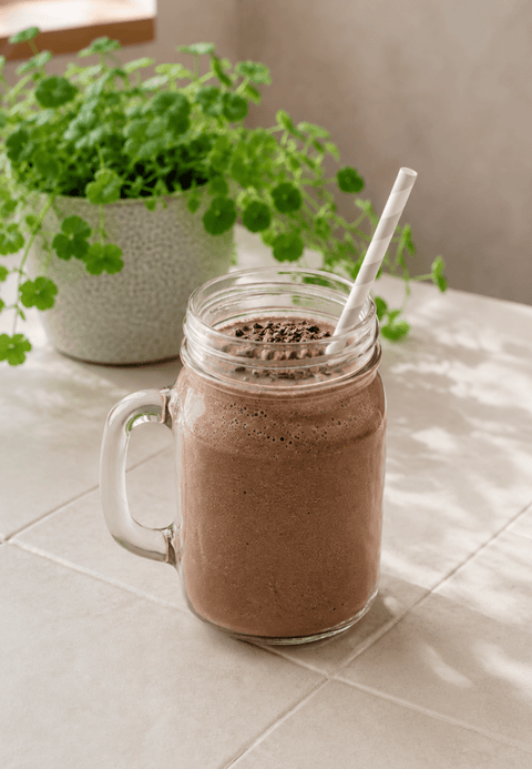 Veganer Proteinshake mit Reisprotein im Glas - Rezeptvorschau - bioKontor