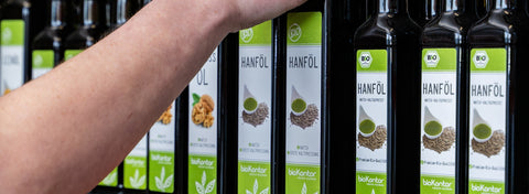 Bio Hanföl im Regal bei bioKontor